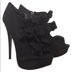 Steve Madden bow tie heels